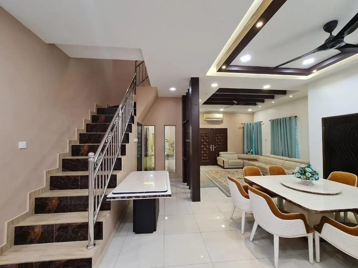 Homestay Epoh Manjoi With Private Pool And Jacuzzi Ipoh Holiday home